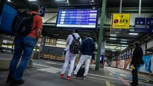 Fahrtgastverband warnt vor nachteilen für pendler. Gdl Strike Paralyzes Large Parts Of Rail Traffic Archyde