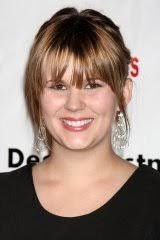 Lindze Letherman's Instagram, Twitter & Facebook