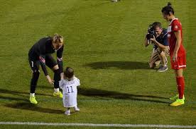 Ashlyn Harris Ali Krieger Uswnt Soccer Uswnt Female Football Player