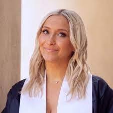 Jaclyn Sasser's Instagram, Twitter & Facebook