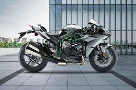 Kawasaki ninja h2r vs bugatti veyron drag race lamborghini aventador vs f16 fighting falcon. Kawasaki Ninja H2 Estimated Price 34 99 Lakh Launch Date 2021 Images Mileage Specs Zigwheels