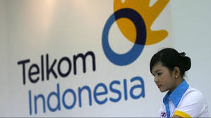 Ia masih kerabat jauh dari bibinya. Telkom Dinilai Punya Kebebasan Tentukan Tukar Guling Mitratel
