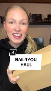 Beklager at det er filmet lidt skævt, håber i overlever og kan se de lækre  ting jeg har bestilt hjem fra nail4you 💅🏼 #fy #fyp #viral #haul #nail  #nails #gellak #gellak💅 @Nail4you