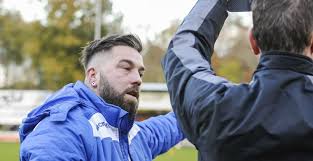 Theo mag graag shagjes roken, waarbij hij zo nu en dan een gouden rakker achterover slaat. Janssen Pakt Kritische Van Der Gijp Terug Dat Is Een Beetje Zijn Probleem Voetbalprimeur Nl