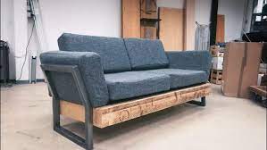 One Reddit User Built This Diy Reclaimed Sofa For 100 Diy Couch Diy Sofa Pallet Patio Furniture Diy