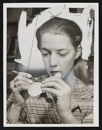 Photo:Carol Janeway, cerarmist trims spoon