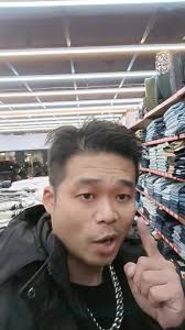 低調的最耐看，超級美的丹寧藍搭配上立體同色- EDWIN EDGE修身系列以SLIM FIT 與SKINNY  FIT為主的EDGE，採用高彈力的丹寧布料提升穿著時的舒適度與延展性，不會因為合身而感到不舒適無過多的裝飾，以專業的版型與水洗取勝，並加強細節的處理。 