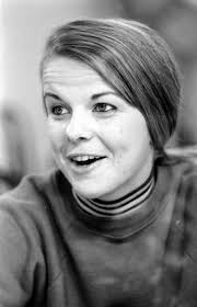 Female Jockeys Who Broke Down Barriers