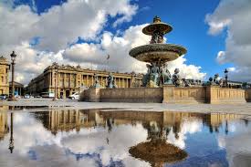Menarik apabila d ambil gmbr.sangat cntk kn.hhehehehhe.tmpt idaman sya bla holiday smkin tba.hhehehehehmmm.ke menara eiffel. Selain Menara Eiffel Kunjungi 6 Wisata Populer Di Paris Ini Halaman All Kompas Com
