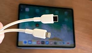 Eu Parliament Debates Forcing Apple To Kill The Lightning Port Cult Of Mac