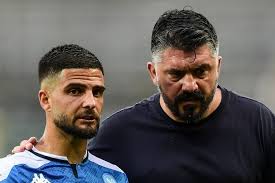 He was the second child born to his mother patrizia insigne and to his father carmine insigne. Barcelona Vs Napoli Lorenzo Insigne Berpeluang Tampil Halaman All Kompas Com