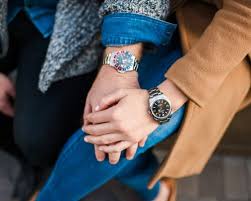 Accesoriile sunt cele care ofera originalitate si eleganta, de aceea ar trebui sa fie de cea mai buna calitate. Top Ceasuri De Dama La Moda
