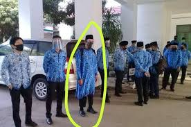 Pakaian sipil lengkap disingkat psl. Heboh Foto Pns Gunakan Baju Korpri Tak Lazim Hingga Dapat Kritik Pedas Dari Politikus Ini Aturan Pakaian Untuk Asn Apakah Melanggar Semua Halaman Intisari