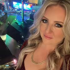 Which are is safe to stay in cancun ?