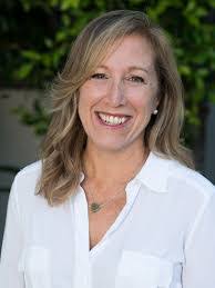 Jennifer Forman's Instagram, Twitter & Facebook