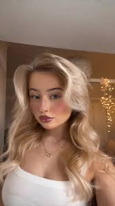 leah Sinclair (@leahsinc0)