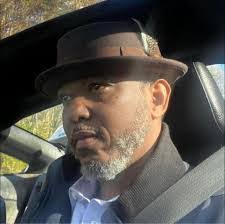 Larry Kirkley's Instagram, Twitter & Facebook