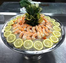 A cocktail shrimp platter is one of the easiest appetizers to assemble. Shrimp Display Chrismas Party Food Food Food Displays
