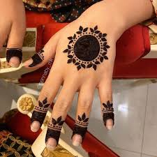 50 Minimal Mehndi Designs For Your Intimate Wedding In 2020 Mehndi Designs Feet Latest Mehndi Designs Mehndi Designs For Fingers