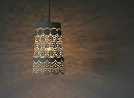 20 Ideen Fur Leuchten Zum Selbermachen Folgen Den Upcycling Trends Lampe Kronleuchter Aus Einmachglasern Anhanger Lampen