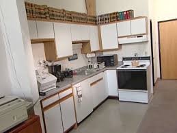 painting laminate kitchen cabinets