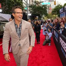  There S A Reason Ryan Reynolds Always Looks This Good