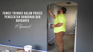 Sementara cat lama mulai melunak dan berkerut akibat panas, mulailah proses pengikisan. Fungsi Thinner Dalam Proses Pengecatan Beserta Harganya