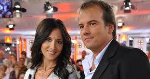 Les scènes sont tournées dans le désordre. Fabienne Carat Et Stephane Henon Campent Samia Et Boher Dans Plus Belle La Vie France 3 Purepeople