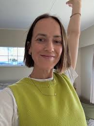 Family portraits 2022. I must say, the boy is looking particularly ❤️‍🔥😘  Lola is missing because she looks like a bedraggled rat at the sniff of any  wet grass or water source.