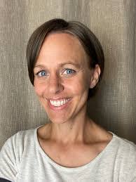 Kara Hess's Instagram, Twitter & Facebook