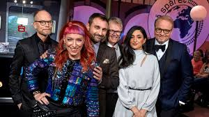 Programmet delas upp i olika tävlingsmoment där de två lagen, dresinen och första klass får samla poäng. Gunnar Wetterberg Och Parisa Amiri Vann Pa Sparet Svt Nyheter