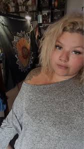 Are there any salons that offer perms for men in Seminole, Florida?