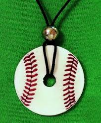 El softbol fue ideado por primera vez como una especie de béisbol indoor en chicago, illinois, por el reportero george hancock a finales del siglo xix, después de ver cómo alguien golpeaba un guante de boxeo con el palo de una escoba. 240 Ideas De Softbol Softbol Beisbol Softball Femenil