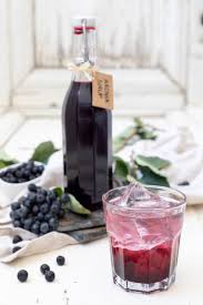 Aroniasirup Aroniabeerensirup Rezept Sweets Lifestyle Rezept In 2020 Aronia Beeren Rezept Aroniabeere Rezepte Aronia Beere