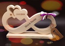 Individuelle und außergewöhnliche geschenke für das brautpaar oder die gäste zur hochzeit. Hochzeitsgeschenk Hochzeitsgeschenke Aus Holz