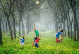 Encontrarás de todo, tanto ejemplos y clases de actividades y juegos recreativos para jóvenes y adolescentes al aire libre para que disfruten como enanos en cualquier época del año y haga el tiempo que haga, como juegos recreativos para adultos, porque en la vida lo más importante es. Por Que Jugar Es Tan Importante Para La Salud Fisica Y Mental De Los Ninos
