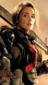 She began her career as a teenager on the british stage, appearing alongside judi dench in a west end production of the royal family in 2001. Emily Blunt