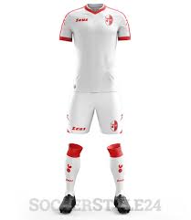 Consegna rapida, campionatura gratuita e ordini anche da 1 pezzo. Maglie Bari 2017 2018 La Terza Nera Oro Rispolvera Gli Anni 90