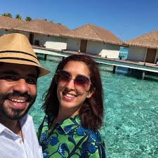 Maak een reis naar malediven en zie de overvloed aan wonderen die de district te bieden heeft. Malediven Ohne Ende Paar Will Endlich Weg Aus Dem Urlaubsparadies Stern De