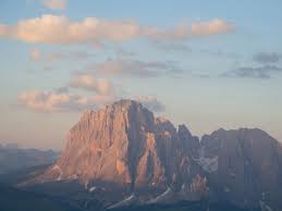 Maybe you would like to learn more about one of these? Wandern Auf Die Seceda Von Wolkenstein Sonnenaufgang Auf Der Seceda Smilesfromabroad