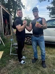 My right arm opponent for tomorrow. He's looking ready & huge !