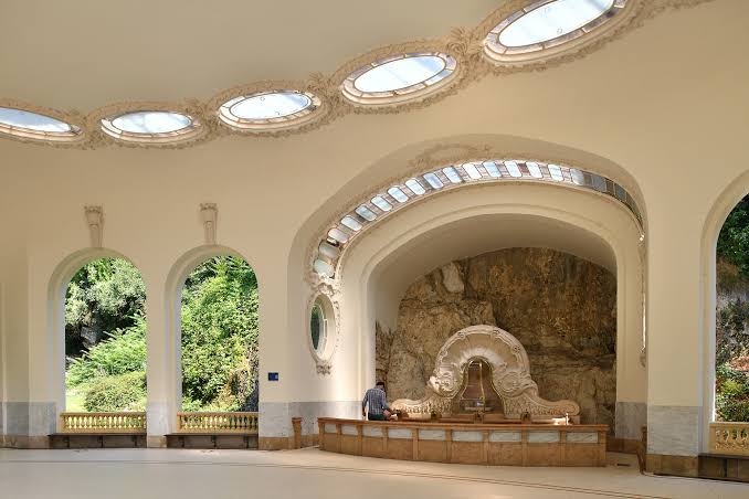 Le Parc des Sources à Vichy, idéal pour une promenade avant une soirée à l'Opéra