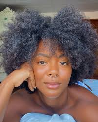 Dos stories pro feed 🌿☀️ Obrigada @studiomarciocarvalho pelo meu hair mais  macio e brilhante 🙂‍↔️👑