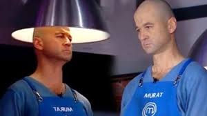 Masterchef türkiye yarışmasından diskalifiye edildikten sonra öfkeden deliye dönen ve isyanını sosyal medyada dile getiren murat özdemir, kanal d'de yayınlanan 2.sayfa programına telefonla bağlandı. Masterchef Murat Ozdemir Kimdir Gercek Gundem