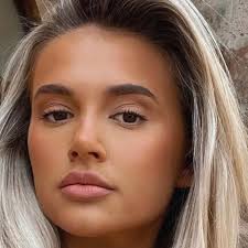 Molly-Mae Hague 'doesn't talk about' PrettyLittleThing reputation for low  paid workers