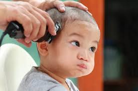 Potong rambut bisa diumpamakan dengan keluar dari zona nyaman. Hukum Mencukur Rambut Bayi Baru Lahir Menurut Islam