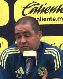 SERÁ EL RETIRO DE 'CHICHARITO'?💥📉 De valer 25 millones en sus mejores  años, Javier 'Chicharito' Hernández hoy aparece tasado en apenas 325 mil,  según las últimas cifras del mercado. Un bajón histórico