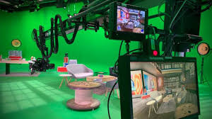 Pour un accès à la culture, au savoir et à la connaissance.#clublumni #jeulumni sur @france4tv. France Tv S La Maison Lumni Contributes To Public Education In Virtual Studio