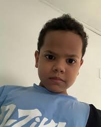 Deceando una constelacion de amor y sabiduria para el Mundo! Que El AMOR y  la FELICIDAD esté con todos. Feliz 2024!