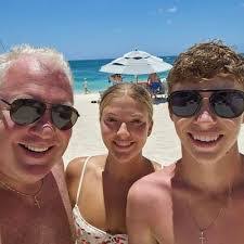 Shane Sievers's Instagram, Twitter & Facebook